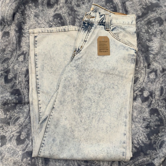 COPY - Brand New Levi Jeans - Picture 3 of 4